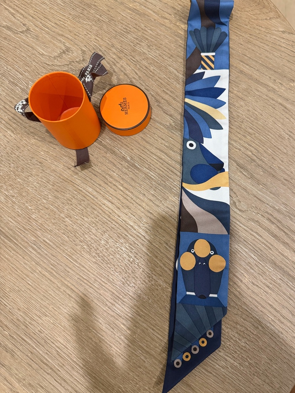 Hermès Parade en Fanfare Silk Twilly Scarf - Picture 2 of 6